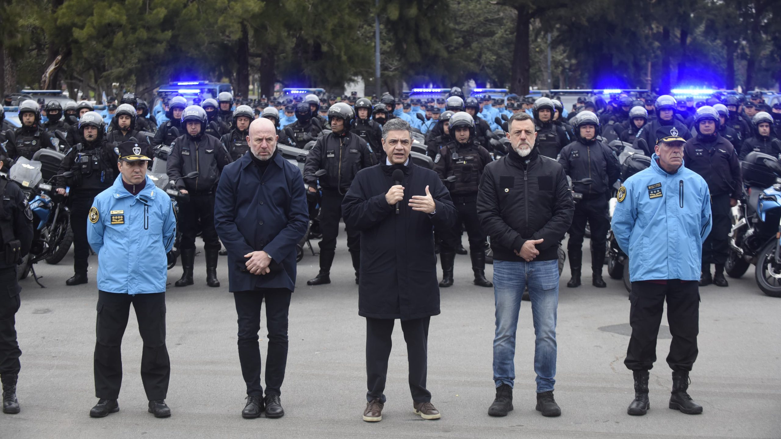 Jorge Macri junto al ministro de Seguridad y el secretario de Seguridad, Waldo Wolff y Diego Kravetz, durante el anuncio de los mil policías.